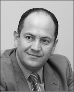 Dr. Ramón Hernández Reyes